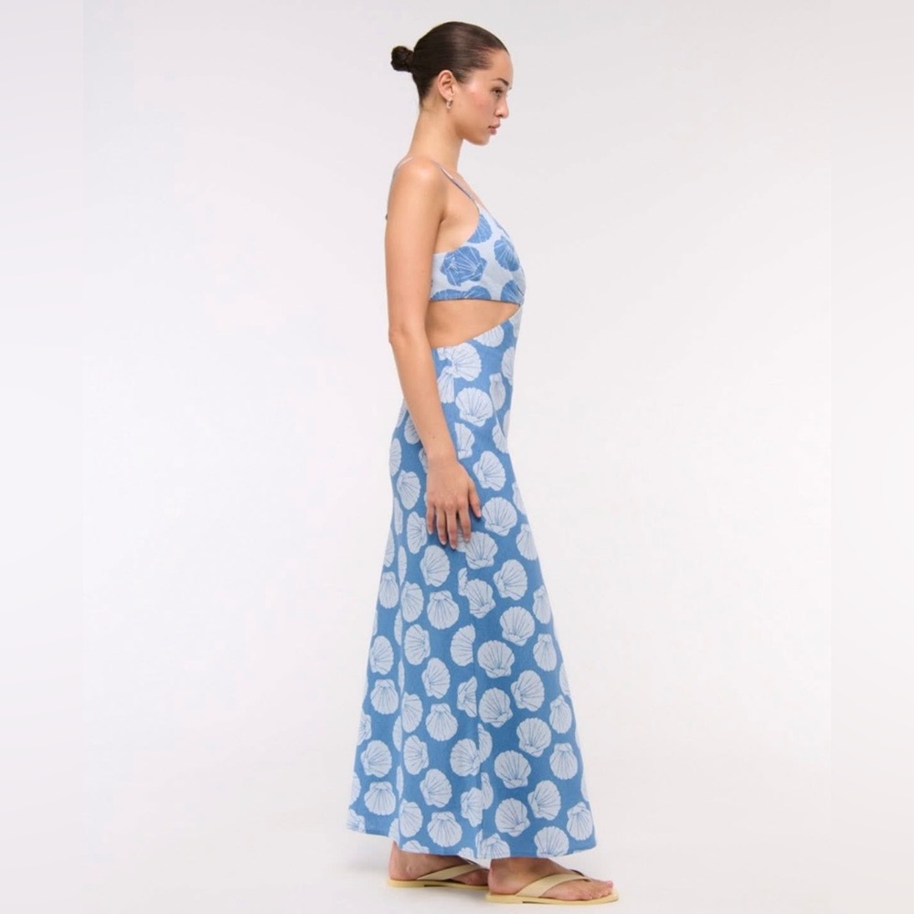 Abercrombie Blue & White Shell Print Maxi Dress - Picture 2 of 5